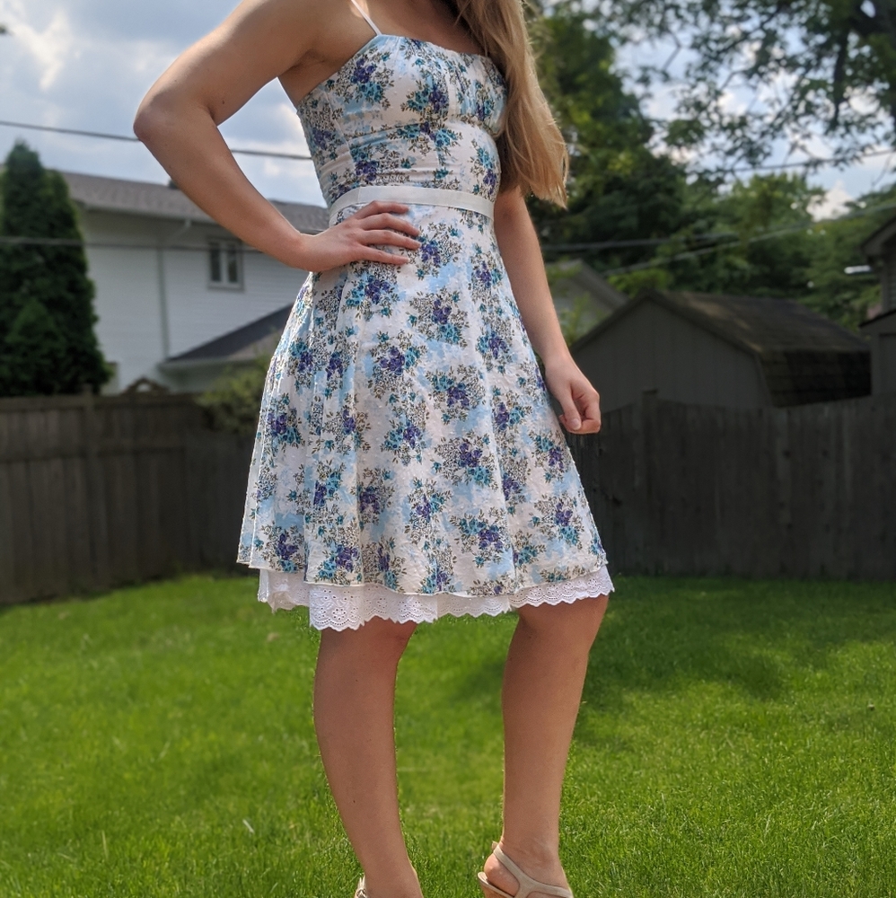 Dress - Picture 2 of 3